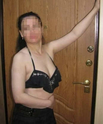 Я нежная, страстная и открытая к новым приключениям. В Москве я нахожусь всегда и легко могу приехать к тебе или пригласить в свою уютную квартиру.
💋 Мои услуги охватывают широкий спектр возможностей - классический секс, оральные ласки, массаж, ролевые игры и многое другое. Я гарантирую, что ты останешься довольным и захочешь повторить нашу встречу снова и снова.
💖 У меня есть отличные отзывы от моих довольных клиентов, которые подтверждают мою профессиональность и индивидуальный подход к каждому. Я заботлюсь о тебе и твоих желаниях, чтобы ты почувствовал себя особенным и желанным.
📷 В моем профиле ты найдешь фото, которые подчеркивают мою красоту и сексуальность. Я уверена, что они заставят твое сердце биться чаще.
Не упускай возможность окунуться в мир наслаждения и страсти со мной. Свяжись со мной прямо сейчас и сделай свои фантазии реальностью. Жду тебя, мой дорогой! 😘 Татьяна