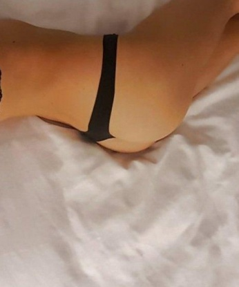 Мои услуги покорят тебя своим разнообразием и страстностью 💋 Я готова погрузиться в твои фантазии и сделать все, чтобы ты получил незабываемые эмоции. У меня есть фото, чтобы ты мог оценить мою красоту и обворожительную фигуру, но лучше всего увидеть меня вживую 😉 У меня множество положительных отзывов, которые говорят о моей непревзойденной мастерстве и индивидуальном подходе к каждому клиенту. Позволь себе насладиться нашей встречей в Москве и я обещаю, что ты не пожалеешь! 🌟 Ксюшка